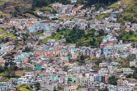 Vista_de_Quito_desde_El_Panecillo,_Ecuador,_2015-07-22,_DD_42.jpeg